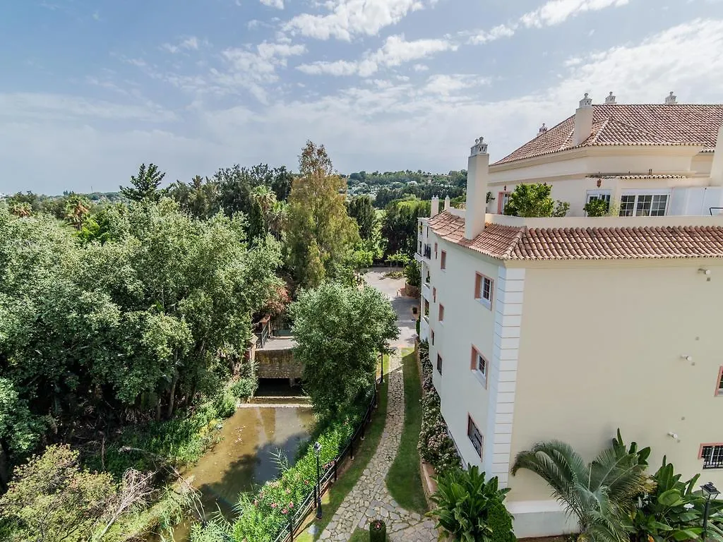 River Garden Spacious Penthouse Μαρμπέλλα