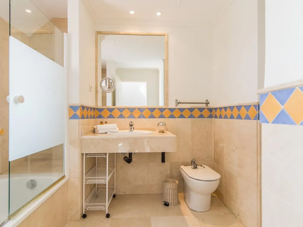 River Garden Spacious Penthouse Marbella İspanya